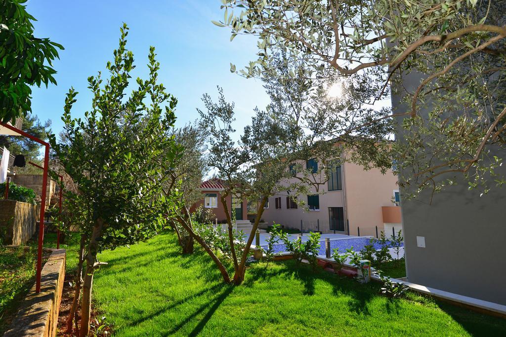Apartments Villa Coratina トロギール エクステリア 写真