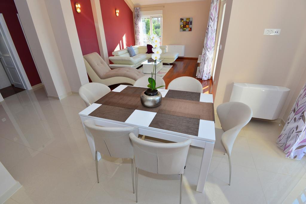 Apartments Villa Coratina トロギール エクステリア 写真