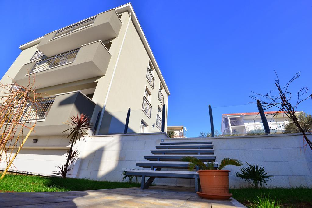 Apartments Villa Coratina トロギール エクステリア 写真