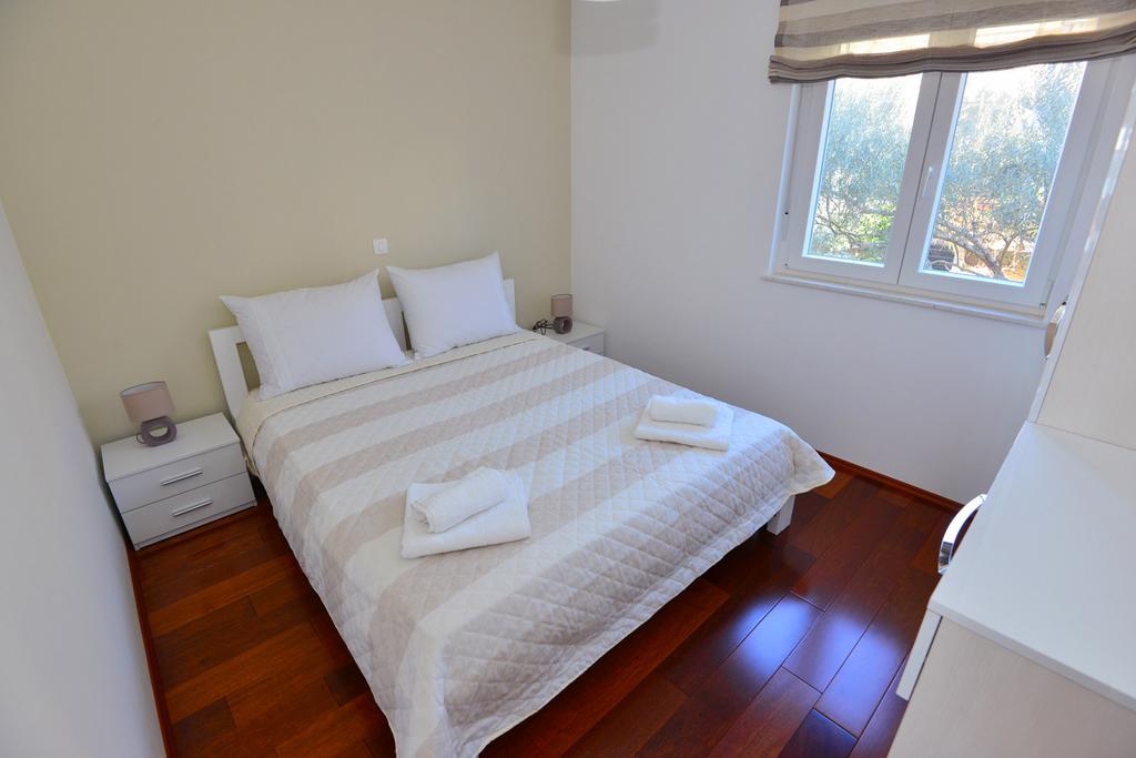 Apartments Villa Coratina トロギール エクステリア 写真