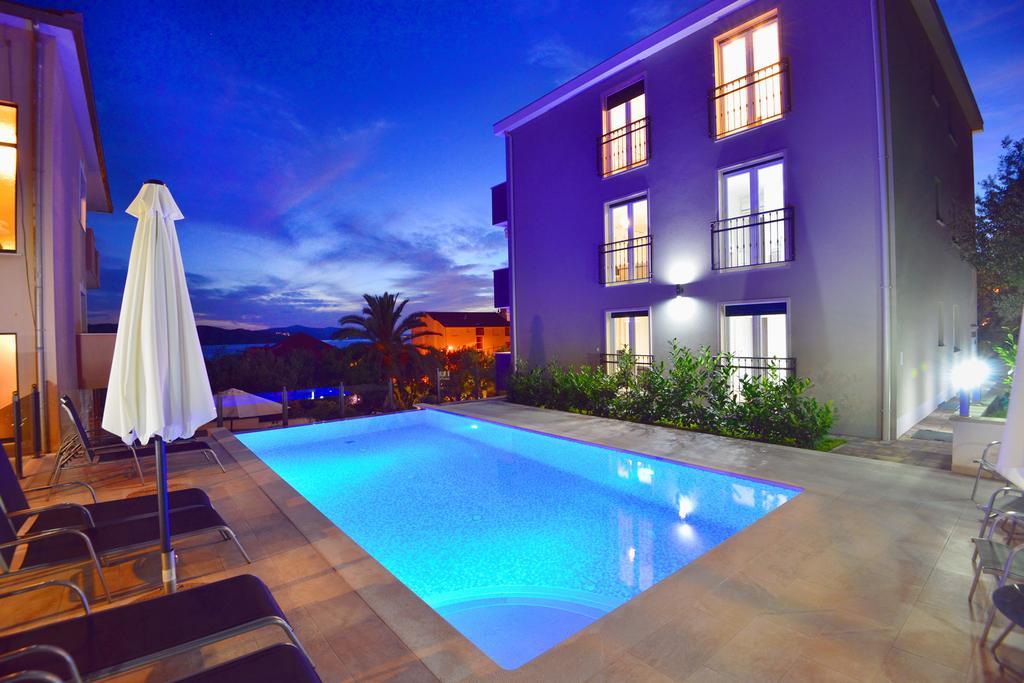 Apartments Villa Coratina トロギール エクステリア 写真